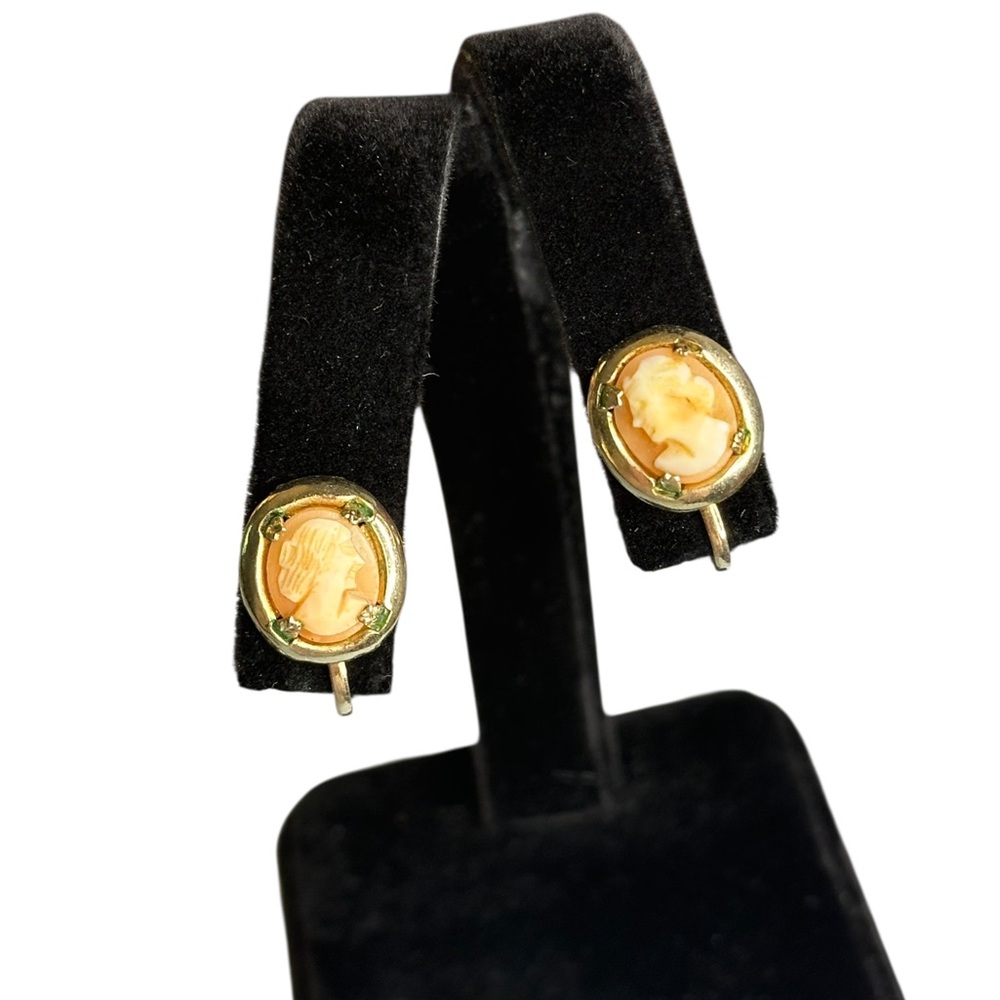 Coro Signed Vintage Cameo Carved Gold Tone Screw Back Earrings